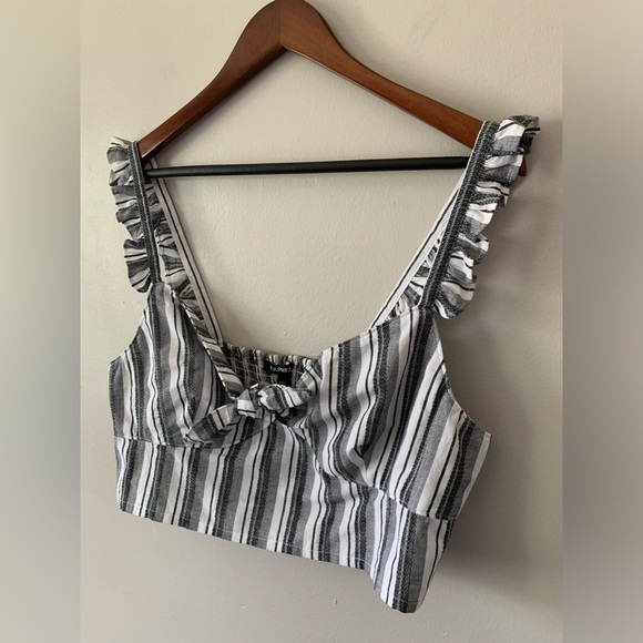 NEW Express Black White Stripe Cotton Ruffle Knot Crop Top Size Large Coastal - Picture 3 of 14
